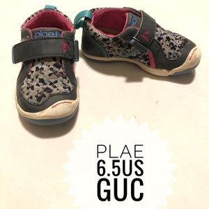 Plae shoes